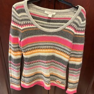 Adorable  c.cashmere sweater perfect for spring